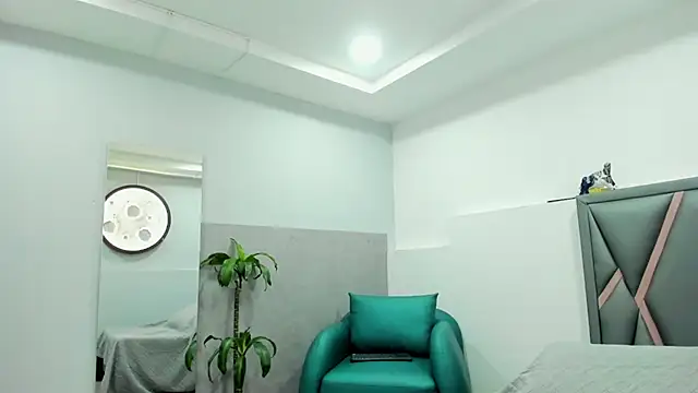 klariz09 online show from September 17, 2025, 8:00 pm