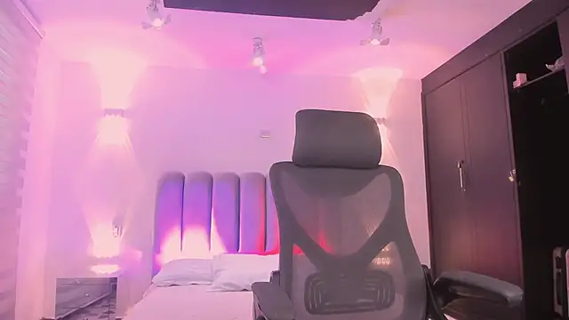 AlliceLover online show from November 21, 2025, 12:04 pm