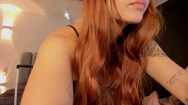 AlliceLover online show from April 16, 2026, 12:06 pm