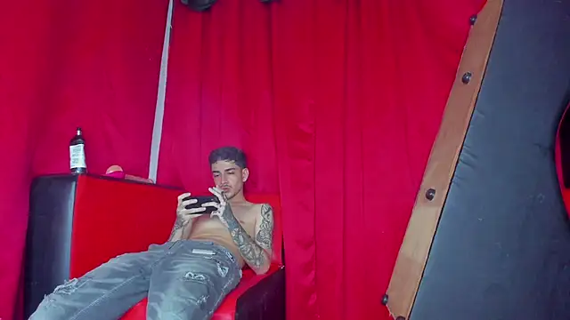 extreme hot crazy online show from October 20, 2025, 4:58 am