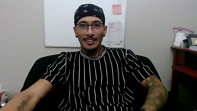 tanjir020 online show from February 5, 2026, 1:56 am