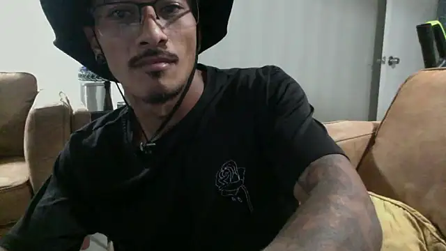 tanjir020 online show from November 11, 2025, 9:48 am