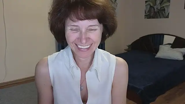 Lia Tito online show from November 10, 2025, 12:32 pm