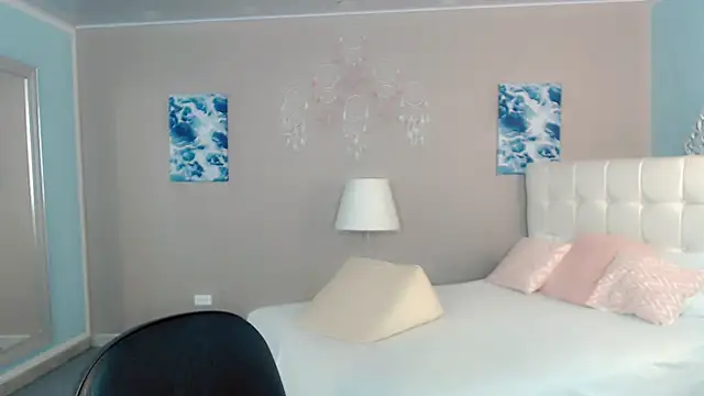 Snapshot of maddissonivanova chatting on February 5, 2026, 6:59 pm maddissonivanova online show from February 5, 2026, 6:59 pm