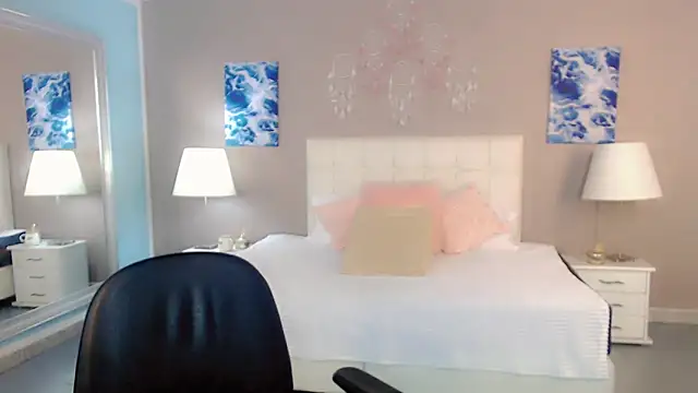 Snapshot of maddissonivanova chatting on February 24, 2026, 7:04 pm maddissonivanova online show from February 24, 2026, 7:04 pm