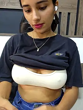 Lorena Mcfly online show from September 15, 2025, 1:22 pm