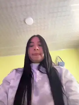 BELLAALEJA online show from March 16, 2026, 4:32 pm