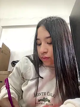 Snapshot of BELLAALEJA chatting on December 16, 2025, 1:15 pm BELLAALEJA online show from December 16, 2025, 1:15 pm