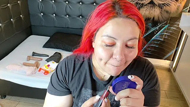 Witch Scarlet online show from March 31, 2026, 1:07 am