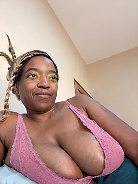 Snapshot of iriebusty chatting on April 30, 2026, 8:57 pm iriebusty online show from April 30, 2026, 8:57 pm