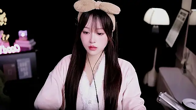 Snapshot of coward_by chatting on February 21, 2026, 7:10 am coward by online show from February 21, 2026, 7:10 am