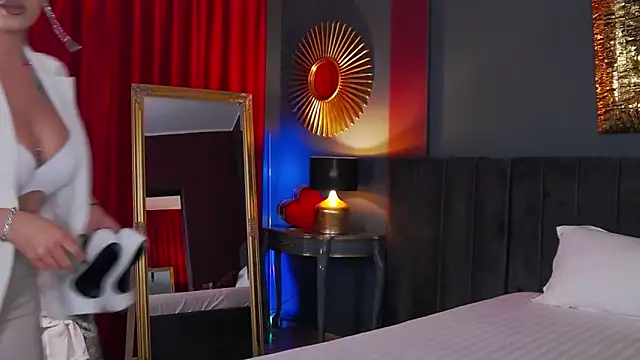 VickiSpice online show from November 22, 2025, 7:24 pm