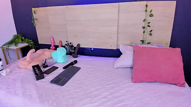 Snapshot of Amalia_Bigass chatting on November 17, 2025, 4:38 am Amalia Bigass online show from November 17, 2025, 4:38 am