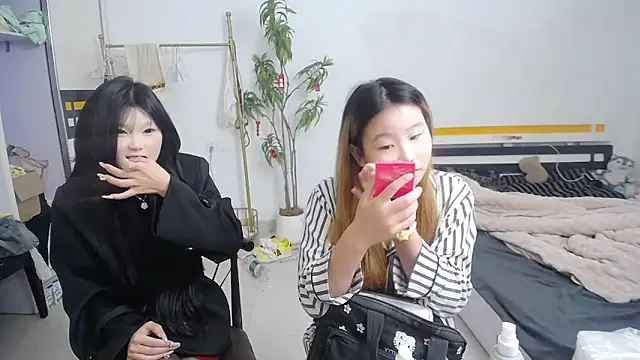 Snapshot of Babygirls523 chatting on October 19, 2025, 2:53 pm Babygirls523 online show from October 19, 2025, 2:53 pm