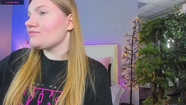 AshleyJoness online show from June 3, 2026, 4:46 am