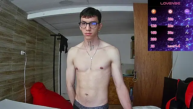 Snapshot of angelicious_ chatting on October 24, 2025, 12:04 pm angelicious online show from October 24, 2025, 12:04 pm