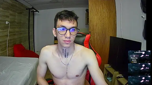 Snapshot of angelicious_ chatting on November 21, 2025, 11:20 am angelicious online show from November 21, 2025, 11:20 am