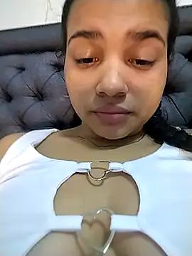 Snapshot of Eimy-04 chatting on February 25, 2026, 10:04 am Eimy-04 online show from February 25, 2026, 10:04 am