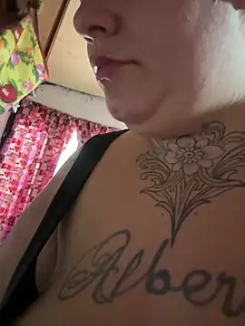 valen1891 online show from April 15, 2026, 6:23 pm