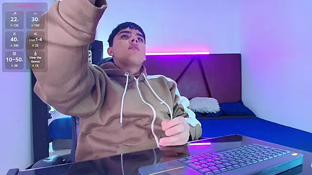 Snapshot of Lucass_love chatting on September 18, 2025, 1:36 pm Lucass love online show from September 18, 2025, 1:36 pm