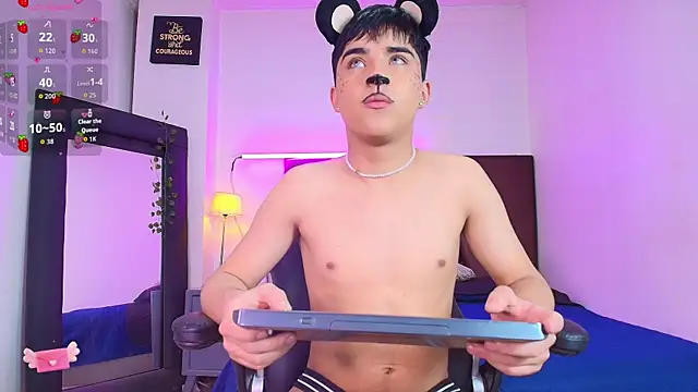 Snapshot of Lucass_love chatting on November 13, 2025, 5:06 pm Lucass love online show from November 13, 2025, 5:06 pm