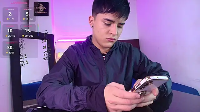 Snapshot of Lucass_love chatting on October 7, 2025, 1:23 pm Lucass love online show from October 7, 2025, 1:23 pm