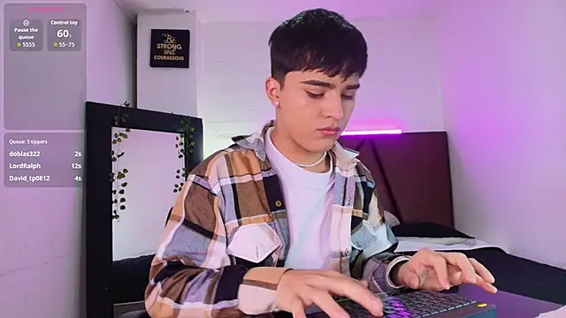 Snapshot of Lucass_love chatting on September 14, 2025, 1:44 pm Lucass love online show from September 14, 2025, 1:44 pm