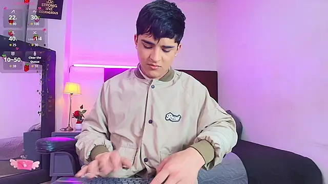 Snapshot of Lucass_love chatting on November 26, 2025, 4:29 pm Lucass love online show from November 26, 2025, 4:29 pm