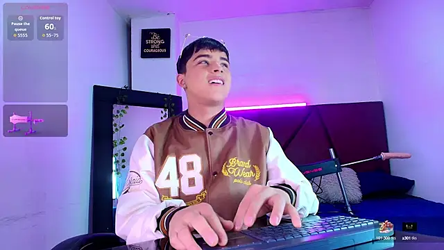 Snapshot of Lucass_love chatting on September 16, 2025, 1:23 pm Lucass love online show from September 16, 2025, 1:23 pm