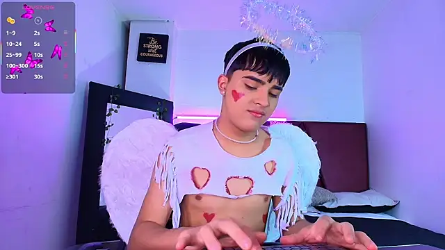 Snapshot of Lucass_love chatting on September 10, 2025, 1:32 pm Lucass love online show from September 10, 2025, 1:32 pm