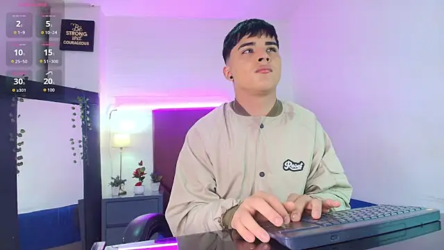 Snapshot of Lucass_love chatting on September 30, 2025, 1:28 pm Lucass love online show from September 30, 2025, 1:28 pm