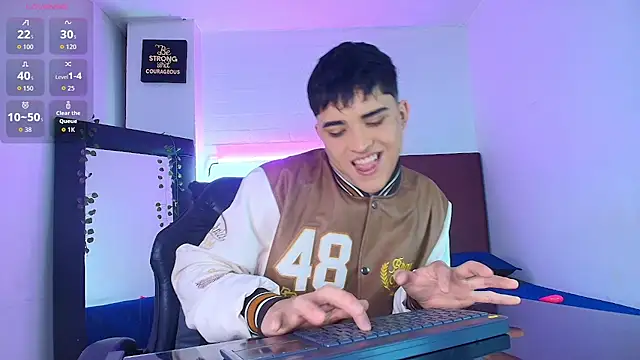 Snapshot of Lucass_love chatting on October 1, 2025, 1:15 pm Lucass love online show from October 1, 2025, 1:15 pm