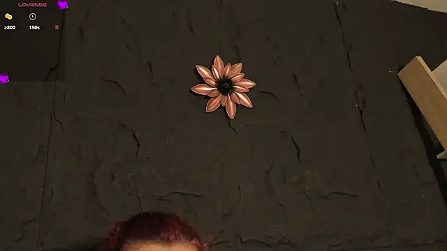 Snapshot of CleoWhite chatting on November 24, 2025, 10:32 pm CleoWhite online show from November 24, 2025, 10:32 pm