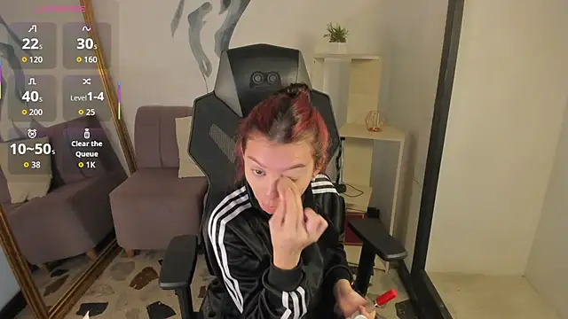 Snapshot of CleoWhite chatting on January 12, 2026, 9:41 pm CleoWhite online show from January 12, 2026, 9:41 pm