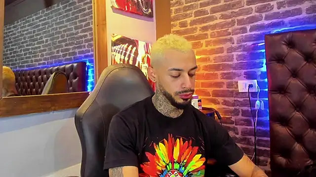 Snapshot of VinzenzRizzo chatting on December 18, 2025, 9:18 pm VinzenzRizzo online show from December 18, 2025, 9:18 pm