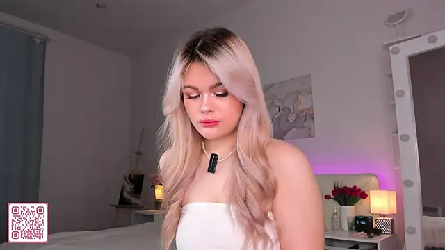 Snapshot of ShyEmma_ chatting on May 21, 2026, 1:14 am ShyEmma online show from May 21, 2026, 1:14 am