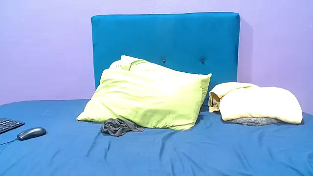 NaughtyChubbyZoe online show from October 1, 2025, 5:23 am