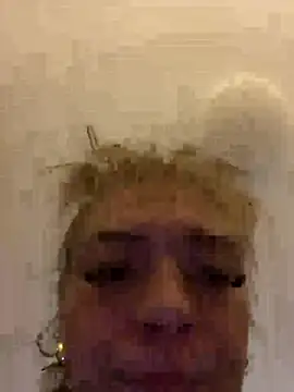 Snapshot of maj0lie chatting on October 4, 2025, 7:48 pm maj0lie online show from October 4, 2025, 7:48 pm