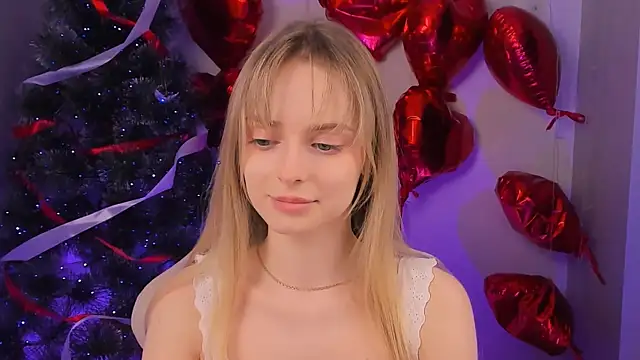 JuliaBrewwer online show from April 17, 2026, 6:55 pm