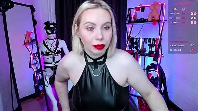 Snapshot of Anna_Maxwell chatting on October 11, 2025, 1:39 am Anna Maxwell online show from October 11, 2025, 1:39 am