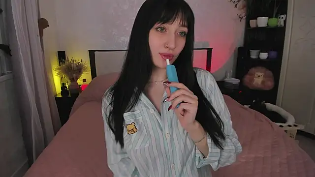 Snapshot of AriellaAllure chatting on November 6, 2025, 1:37 pm AriellaAllure online show from November 6, 2025, 1:37 pm