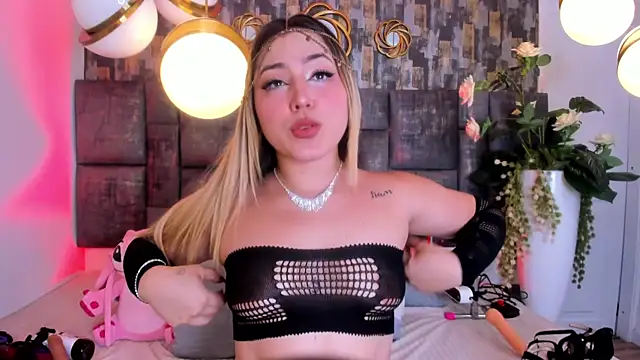 PatyLawrence online show from November 13, 2025, 2:59 am