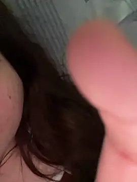 Snapshot of tetutamy chatting on December 4, 2025, 8:57 am tetutamy online show from December 4, 2025, 8:57 am