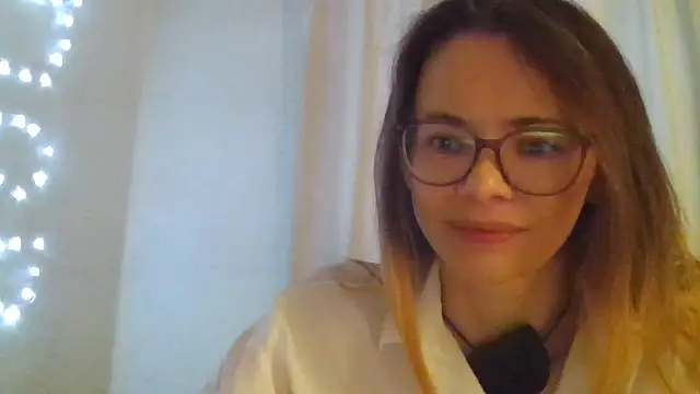 Snapshot of SEA_Dream chatting on December 14, 2025, 4:29 am SEA Dream online show from December 14, 2025, 4:29 am