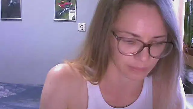 Snapshot of SEA_Dream chatting on November 17, 2025, 4:49 am SEA Dream online show from November 17, 2025, 4:49 am