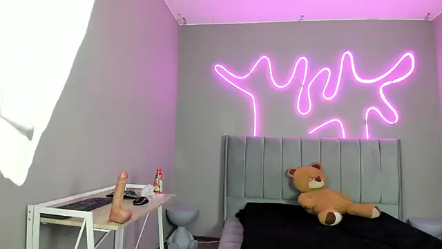 Sabrina bloom online show from September 10, 2025, 1:21 pm