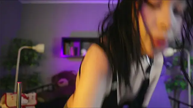 Sabrina bloom online show from October 29, 2025, 1:10 pm