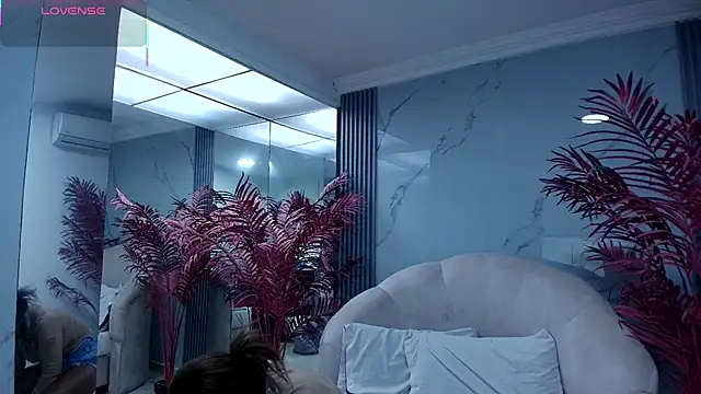 MayaBaker online show from September 12, 2025, 7:24 pm