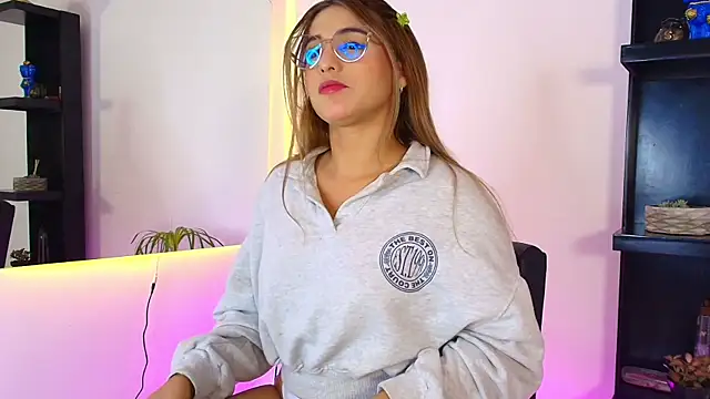 Snapshot of Sophie_Janner chatting on February 21, 2026, 12:12 am Sophie Janner online show from February 21, 2026, 12:12 am