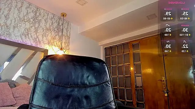 Aisha poweer online show from November 18, 2025, 2:27 am